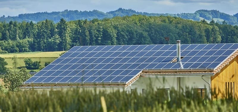 mejorar la eficiencia energética con placas solares