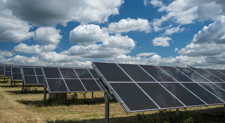 Relación que existe entre sostenibilidad y energía solar